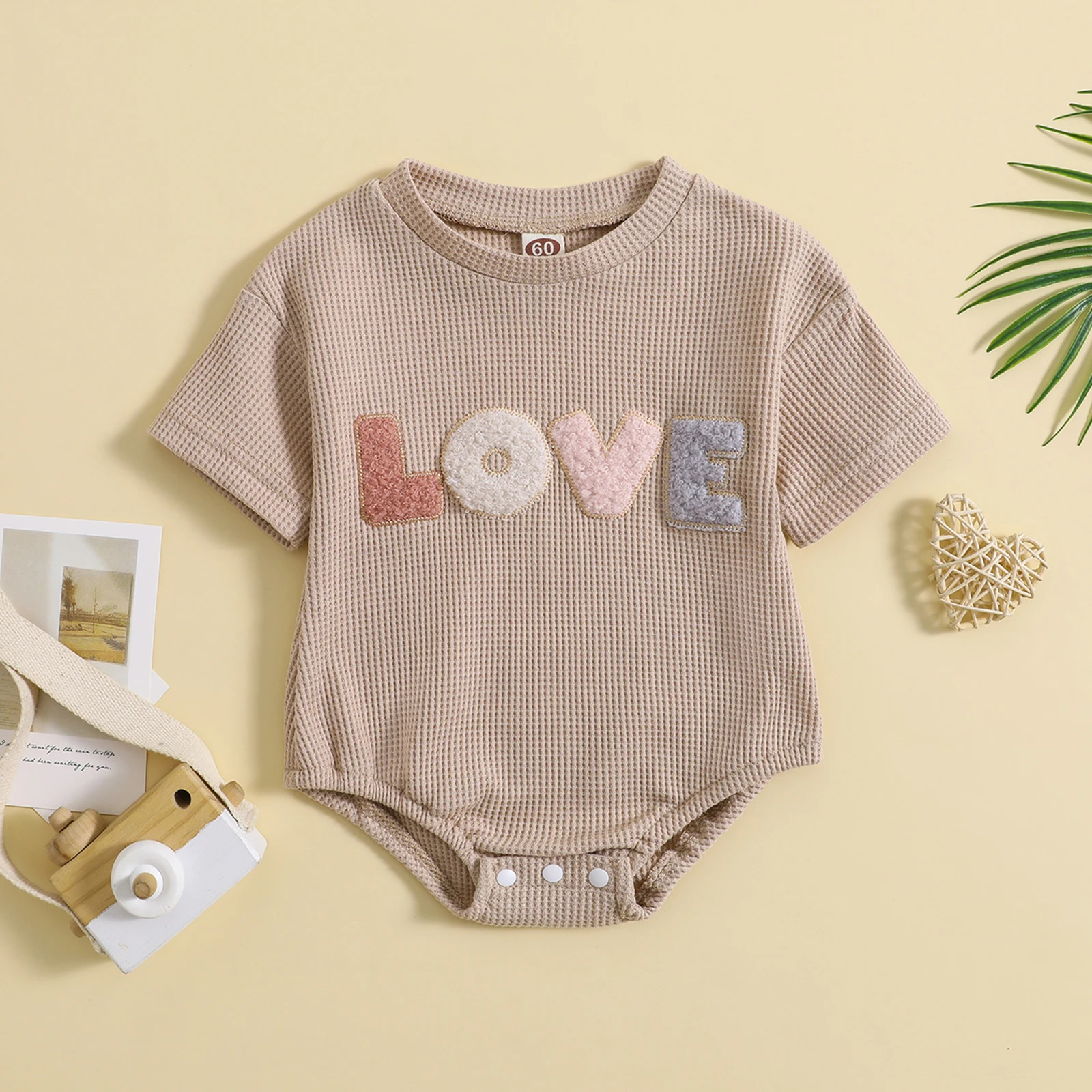 Unisex Baby Summer Heart Pattern Bodysuit - Image 3