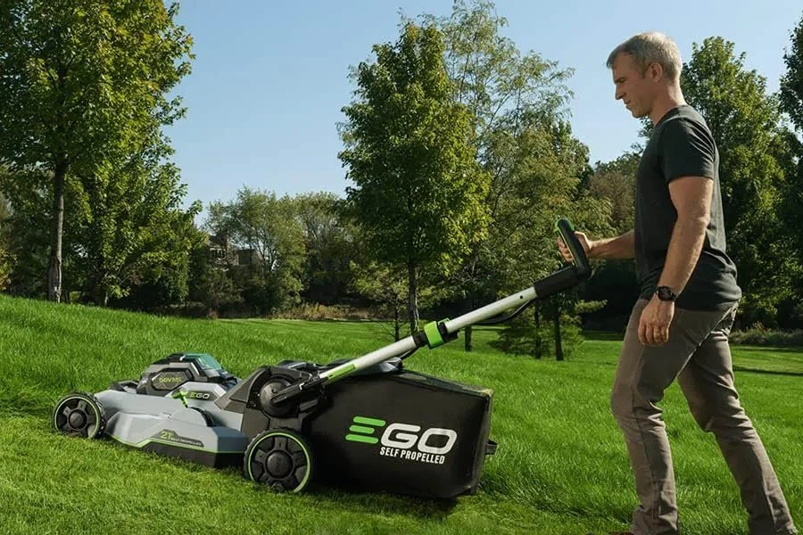 cordless-select-cut-lawn-mower-with-self-propelled-touch-drive-technology-1.webp | Jogoka