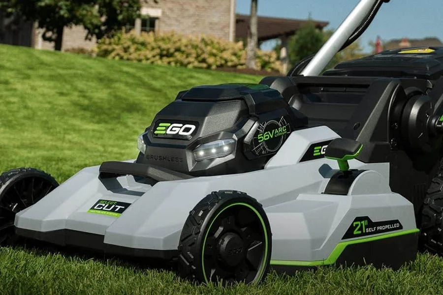 cordless-select-cut-lawn-mower-with-self-propelled-touch-drive-technology-2.webp | Jogoka