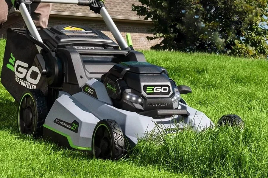 cordless-select-cut-lawn-mower-with-self-propelled-touch-drive-technology-5.webp | Jogoka