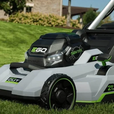 cordless-select-cut-lawn-mower-with-self-propelled-touch-drive-technology-2.webp
