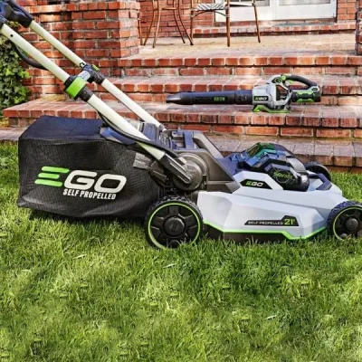 cordless-select-cut-lawn-mower-with-self-propelled-touch-drive-technology-29.webp