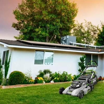 cordless-select-cut-lawn-mower-with-self-propelled-touch-drive-technology-9.webp
